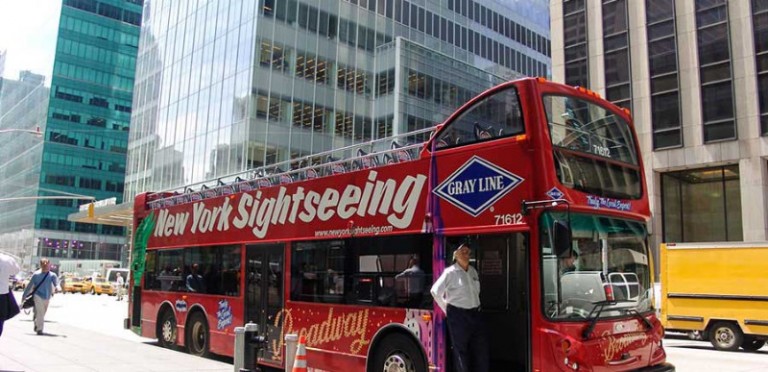 624_hop-on-hop-off-all-around-town-multilingual-tour-red-bus-900x435